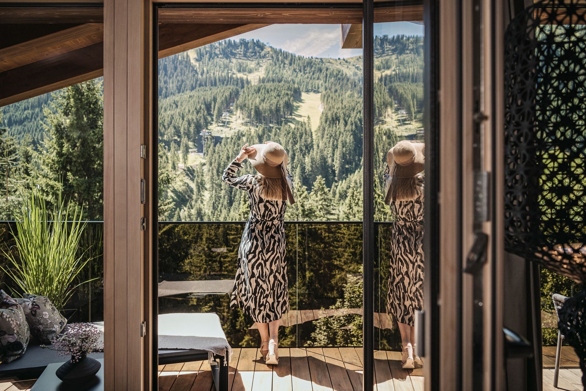 Wohnbereich in der Suite Mountain View im Hotel Bergkristall Hippach