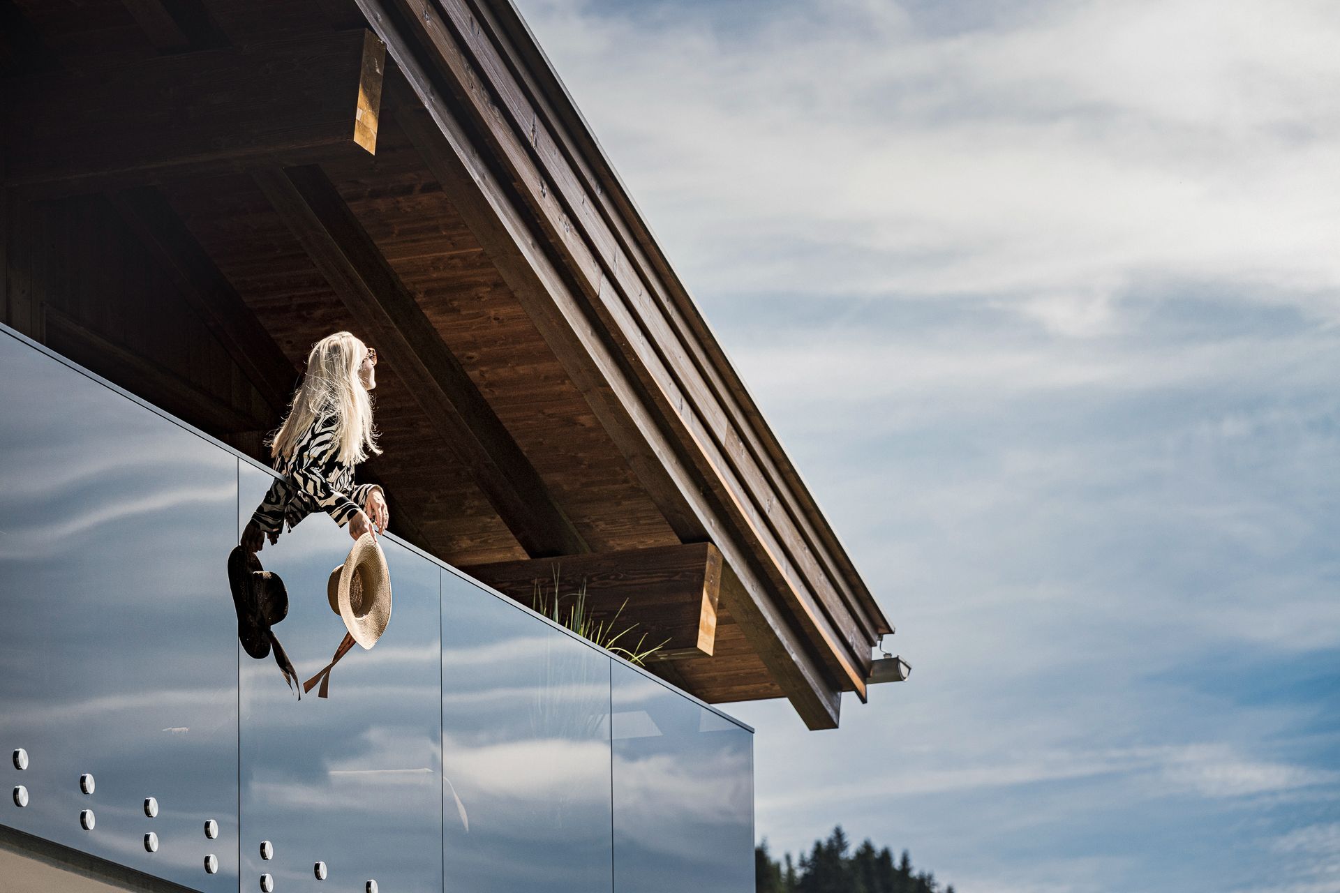 Aussicht com Balkon im Sommer von der Suite Mountain View im Hotel Bergkristall Hippach