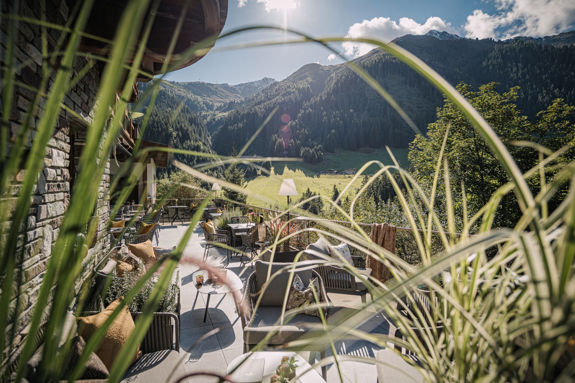 Sonnen-Terrasse im Hotel Bergkristall Hippach
