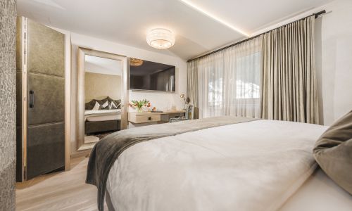 Doppelbett im Doppelzimmer Kristall im Hotel Bergkristall Hippach