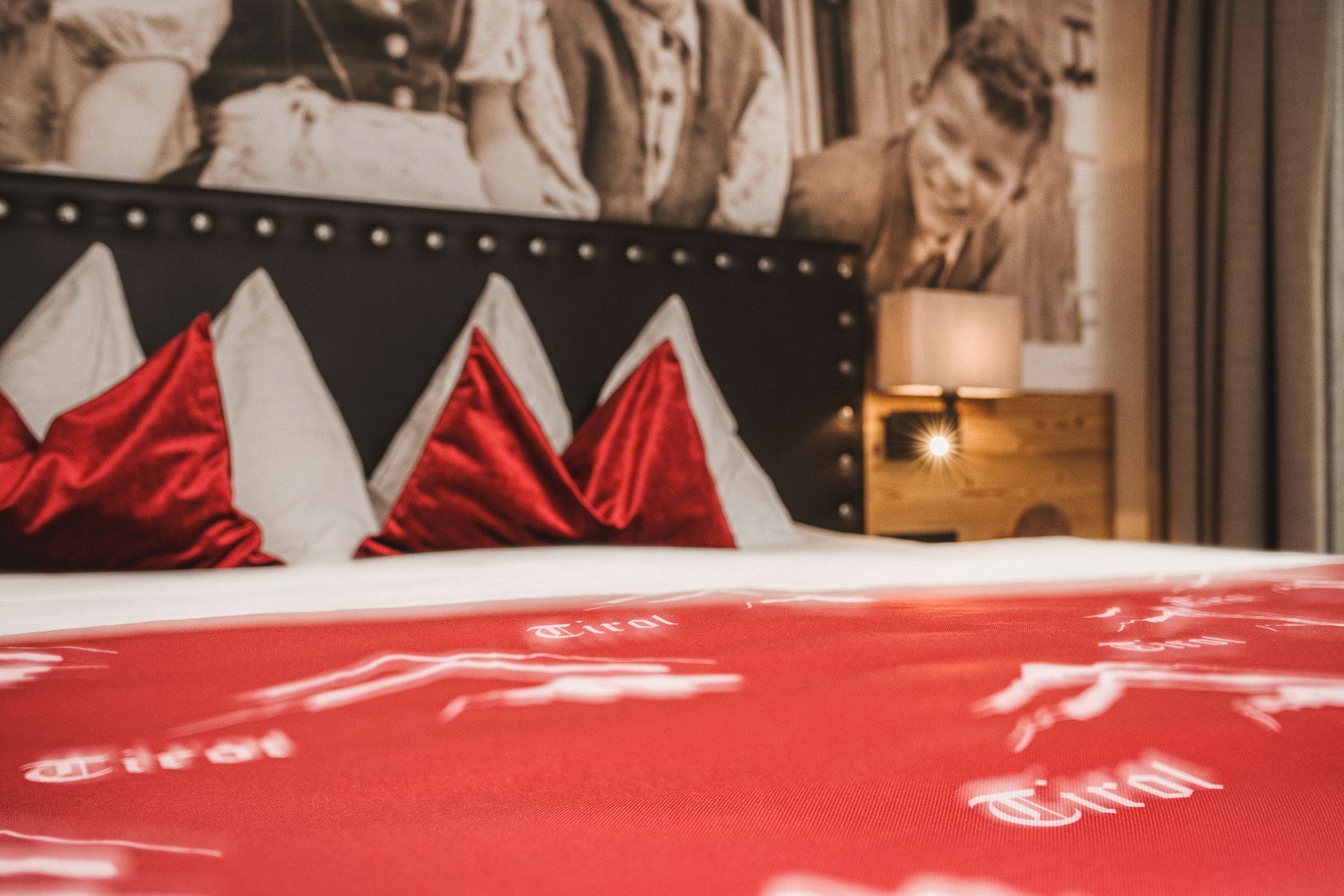 Doppelbett im Doppelzimmer Tirol im Hotel Bergkristall Hippach