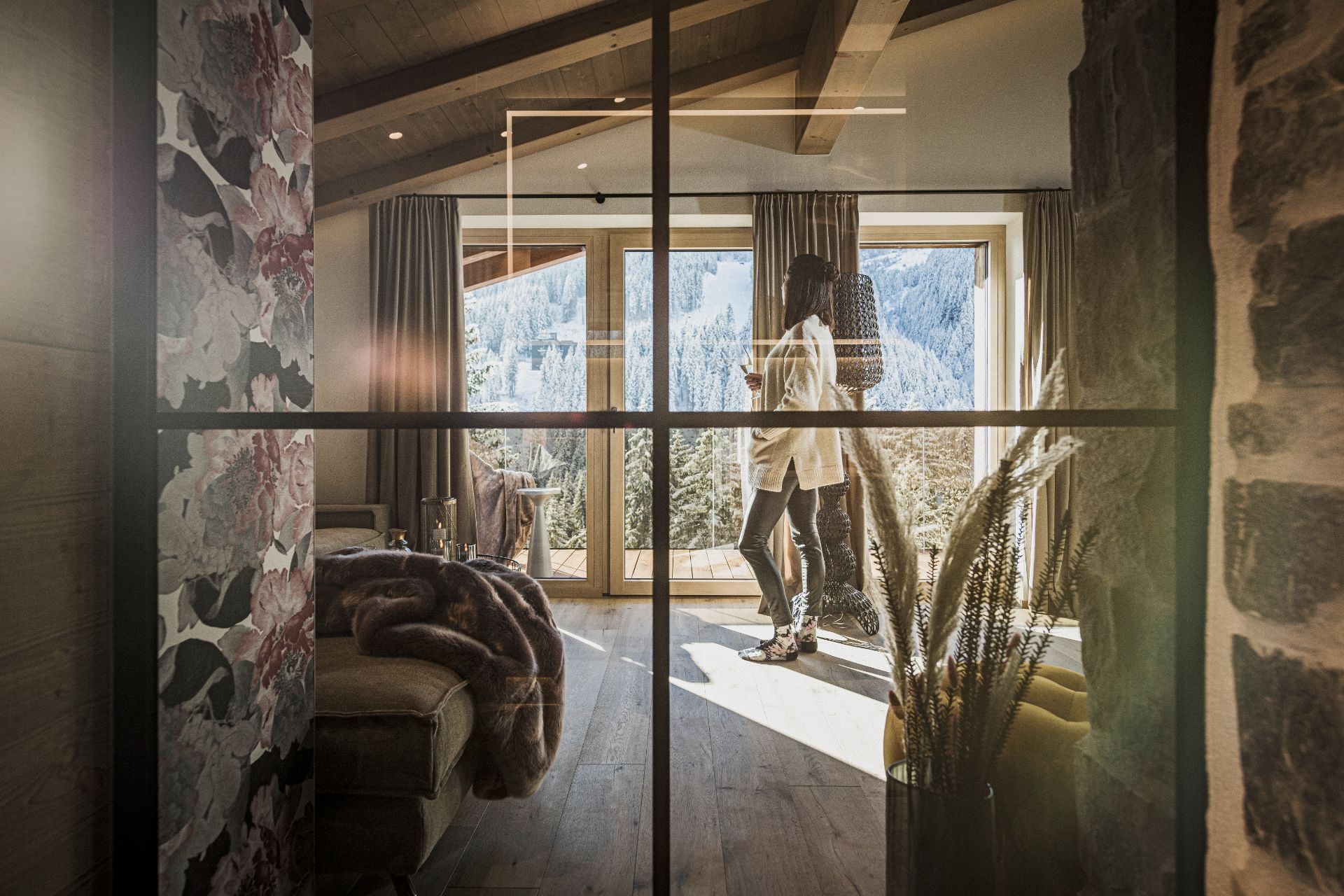 Wohnbereich in der Suite Mountain View im Hotel Bergkristall Hippach