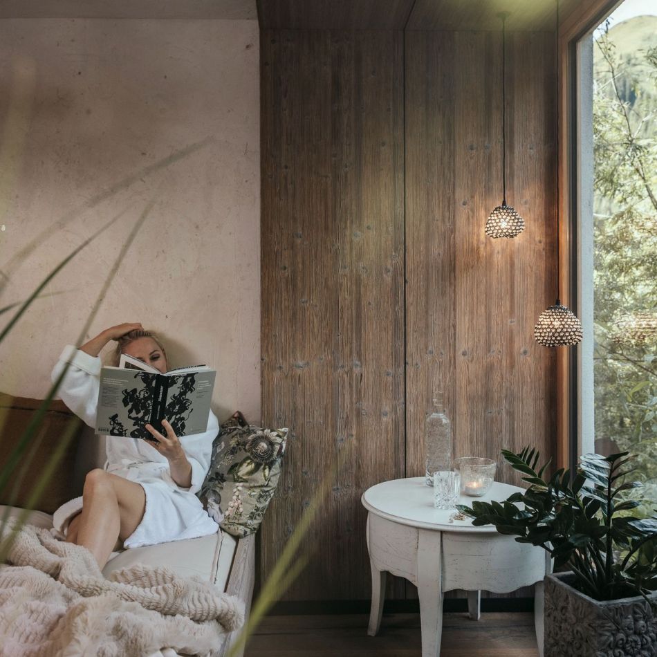 Entspannen im Wellnessbereich im Hotel Bergkristall Hippach