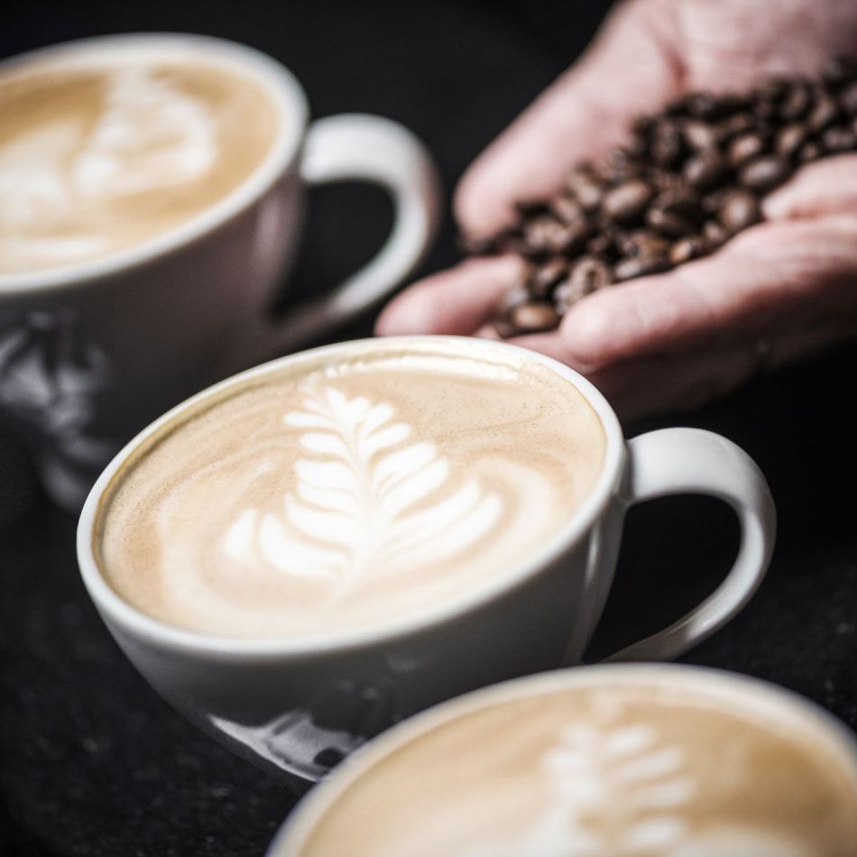 Kaffee an der Hotelbar im Hotel Bergkristall Hippach