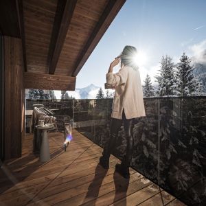 Aussicht vom Balkon im Winter von der Suite Mountain View im Hotel Bergkristall Hippach