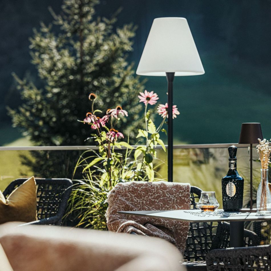 Drinks auf der Sonnen-Terrasse im Hotel Bergkristall Hippach