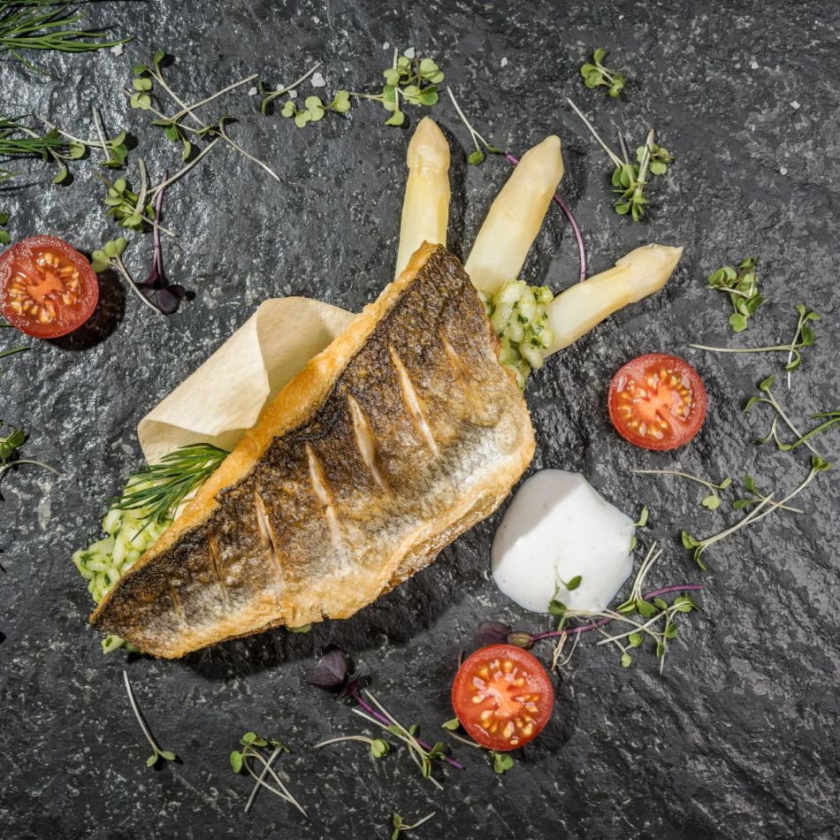Kulinarische Fischspezialität mit Spargel im Hotel Bergkristall Hippach