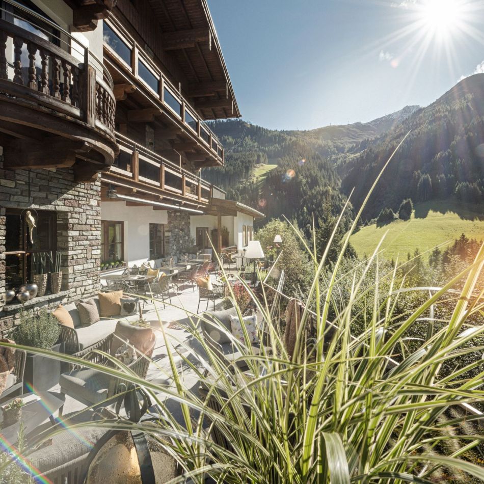 Sonnen-Terrasse im Hotel Bergkristall Hippach