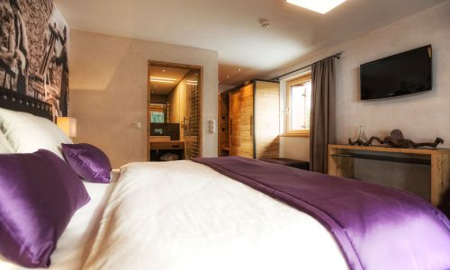 Doppelbett im Doppelzimmer Panorama im Hotel Bergkristall Hippach