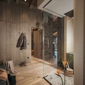 Eingangsbereich der Suite Mountain View im Hotel Bergkristall Hippach