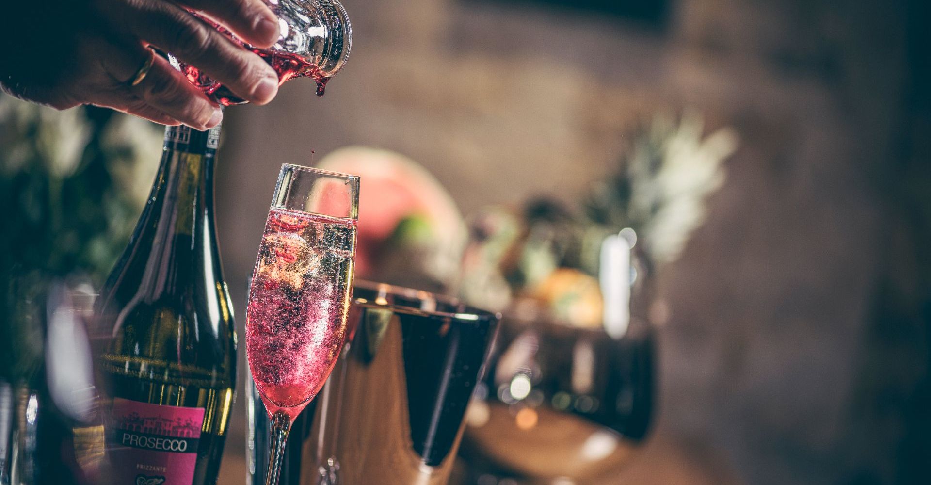 Sekt an der Hotelbar im Hotel Bergkristall Hippach