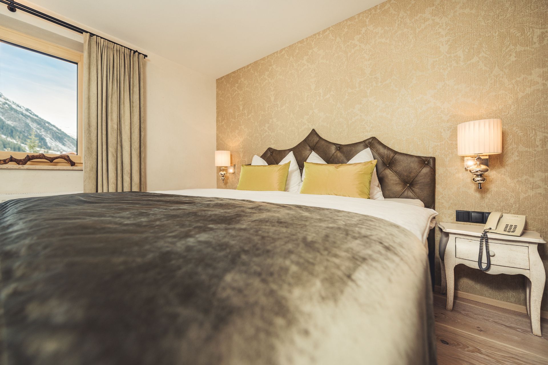 Doppelbett im Doppelzimmer Kristall im Hotel Bergkristall Hippach