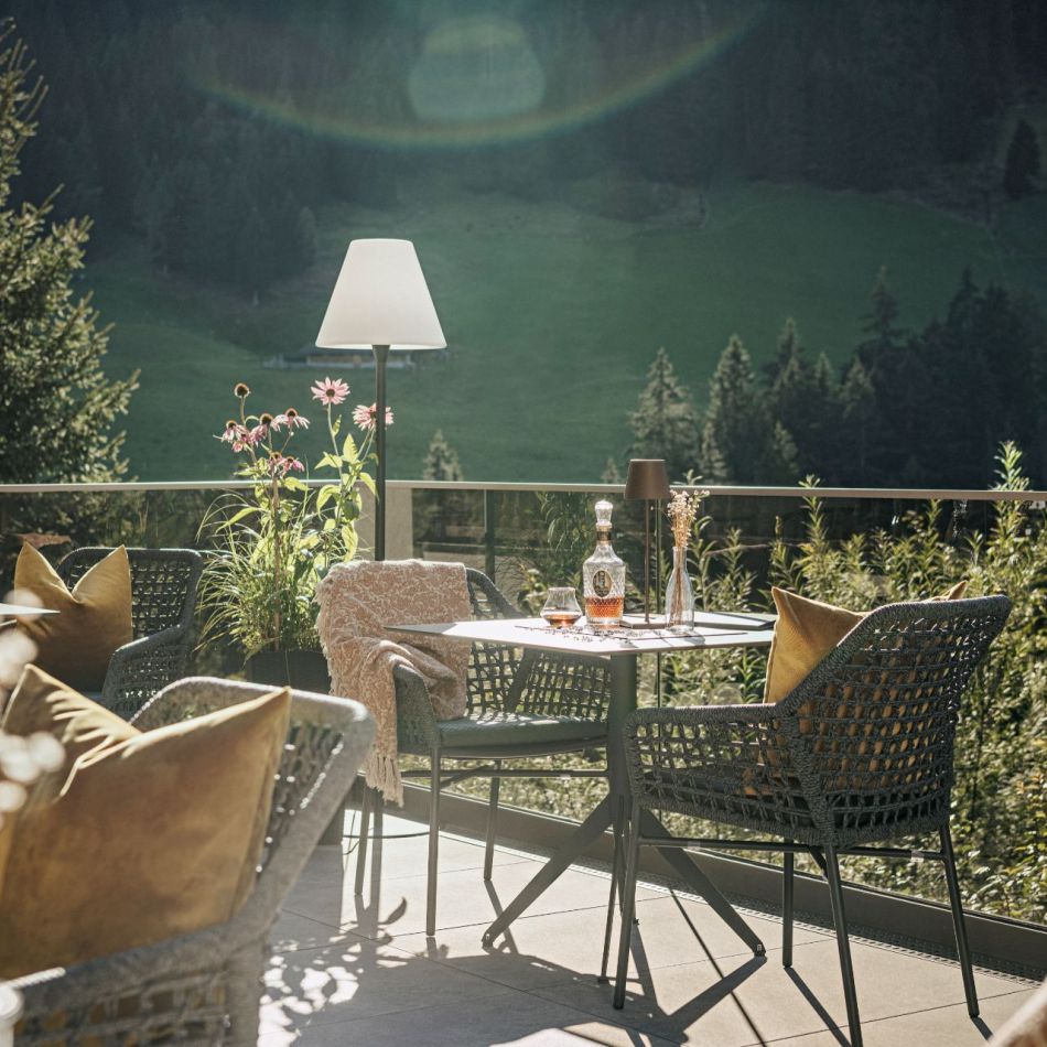 Sonnen-Terrasse im Hotel Bergkristall Hippach