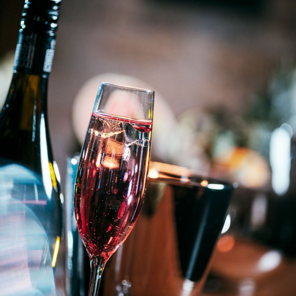 Sekt an der Hotelbar im Hotel Bergkristall Hippach