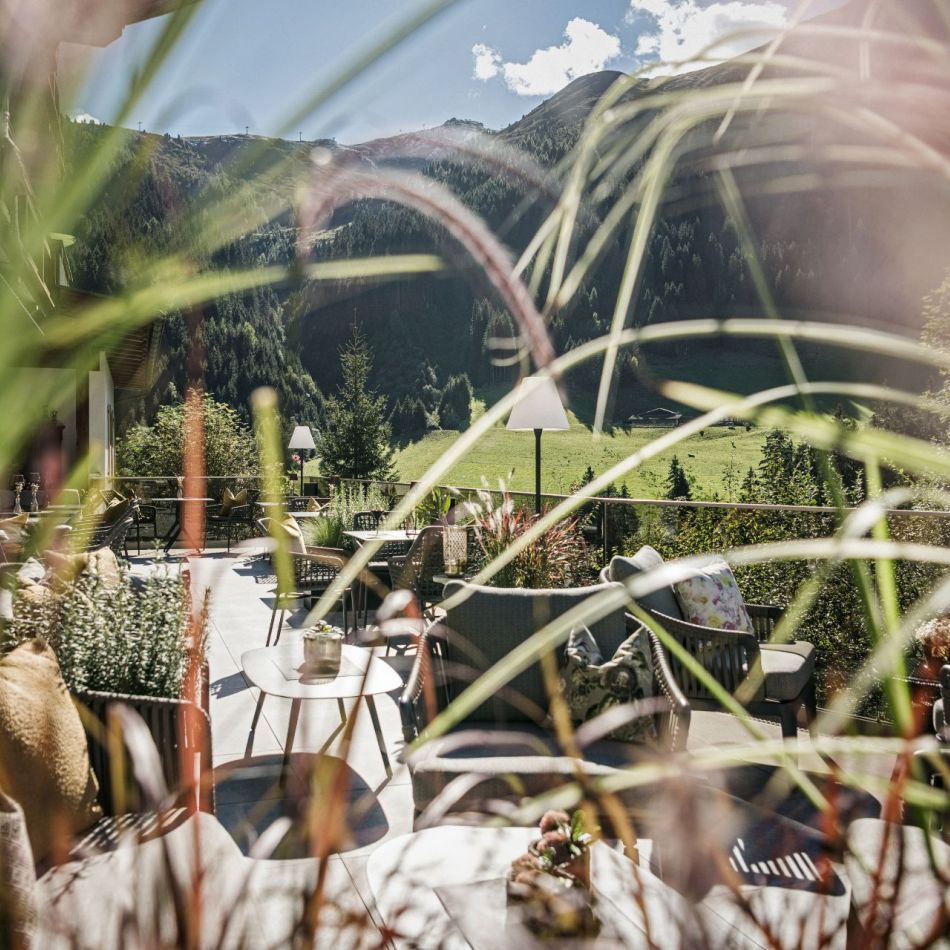 Sonnen-Terrasse im Hotel Bergkristall Hippach